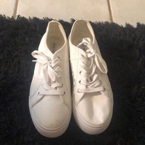 Steve Madden Platfrom white sneakers